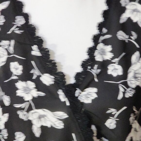 NWT- Black and White Floral Blouse - Picture 2 of 5